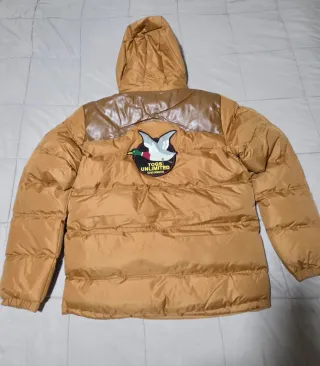 Chaqueta acolchada con capucha Chevignon.