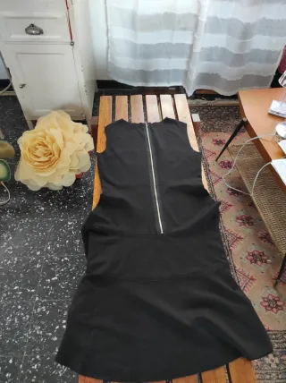 Tubino nero smanicato gonna ampia vintage