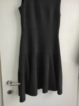 Tubino nero smanicato gonna ampia vintage