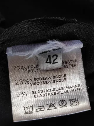 Tubino nero smanicato gonna ampia vintage