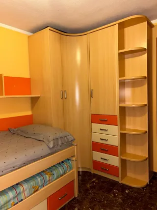 Habitación juvenil: Cama nido + Armario