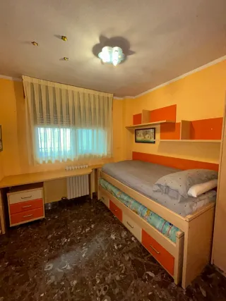 Habitación juvenil: Cama nido + Armario