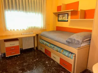 Habitación juvenil: Cama nido + Armario