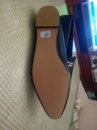 Zapatos negros de tacón bajo sin estrenar