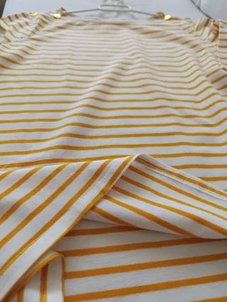 Blusa Cortefiel Talla M, da más