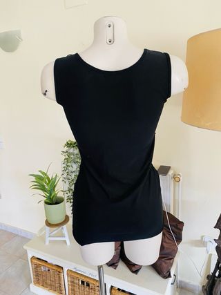 Top negro elegante flor 3D talla única