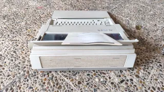 Máquina de escribir Olivetti Lettera 25