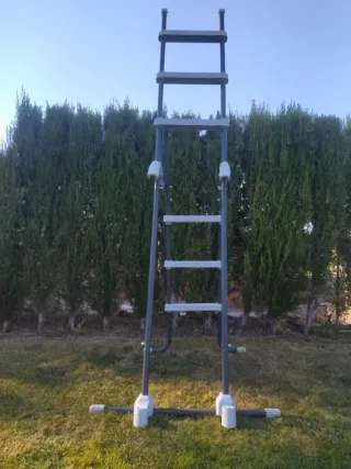 Escalera Piscina Metal y Plástico