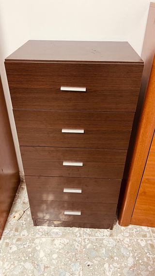 Cómoda color wengue 5 cajones