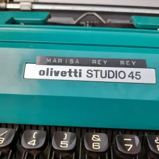 Máquina de escribir vintage azul