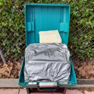 Máquina de escribir vintage azul