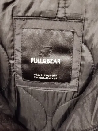 Cazadora Pull and Bear Negra