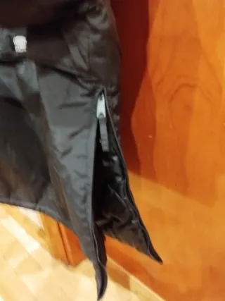 Cazadora Pull and Bear Negra