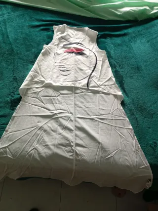 Blusa larga blanca diseño artístico