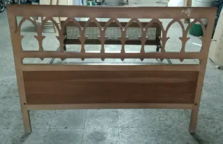 Cama vintage madera y ratán
