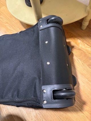 Maleta con ruedas nueva