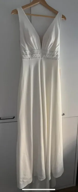 Vestido Novia SAFA y Capa Adriana Alier