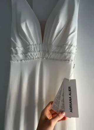 Vestido Novia SAFA y Capa Adriana Alier