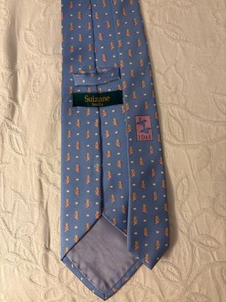 Corbatas de seda con bebés y biberones