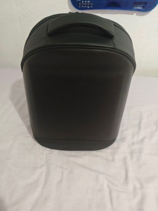 Mochila LED Negra con Ojos Rojos Precio Negociable