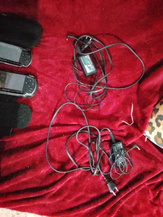 2 PSP + 3 Juegos + Fundas