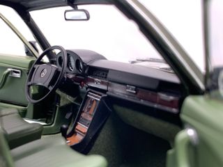 1:18 Mercedes 350 SE W116 Versión US 1973 Verde