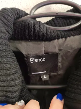 Abrigo corto de chica talla L de Blanco.