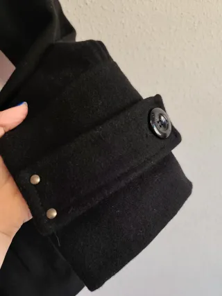 Abrigo corto de chica talla L de Blanco.