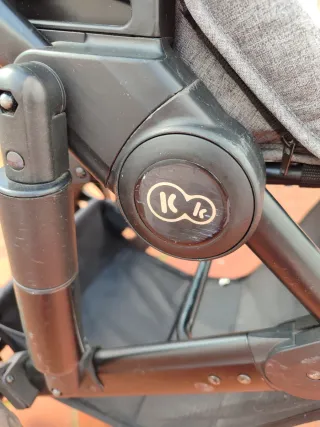 Carro Kinderkraft gris capazo y silla