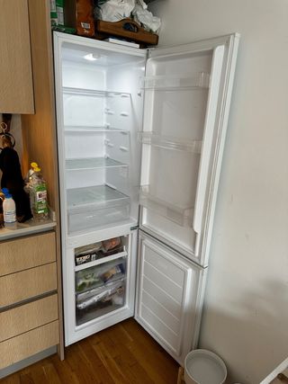 Nevera blanca OK.