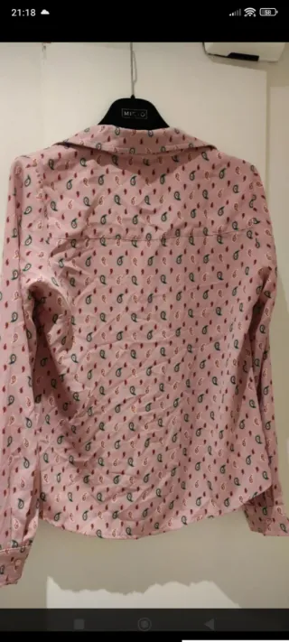Camisa rosa estampada nueva