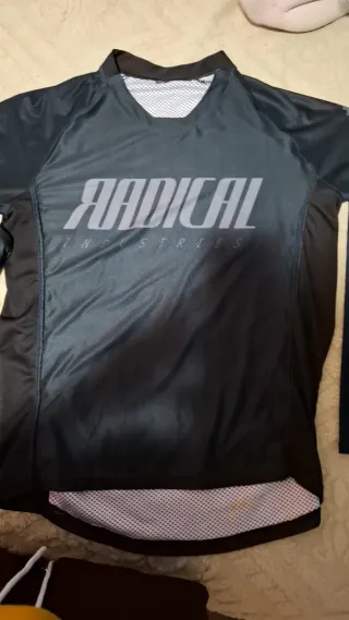 Conjunto radical  MTB:  2 Maillot y 1 Pantalón