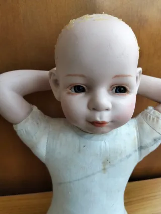 Bambola porcellana bisquit da vestire