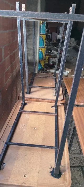 Mesas pupitre madera y metal