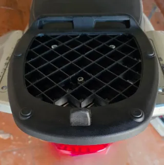 Bauletto Givi Simply42 con piastra Monolock