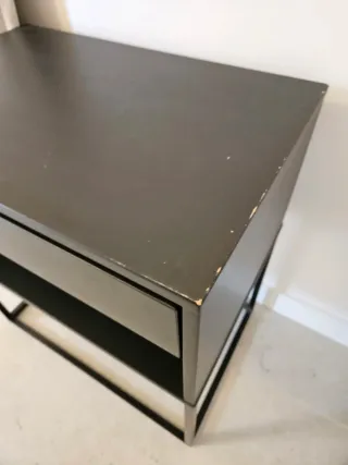 Mesita de noche moderna metal y madera