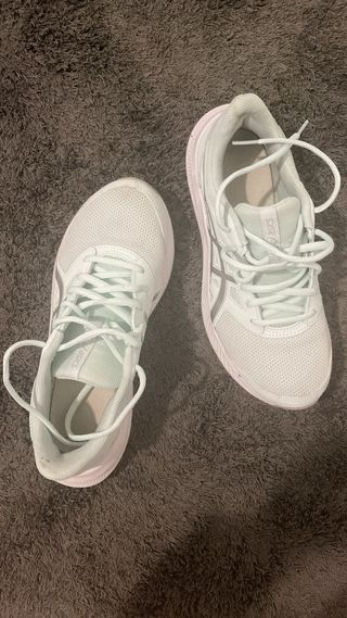 Zapatillas ASICS plateadas y verde azulado