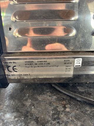 Vitrina refrigerada de tapas GAYC sobremostrador