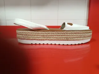 Sandalias menorquinas Popa de plataforma alta.