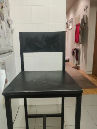 Taburete alto cuadrado patas metal, reposapiés