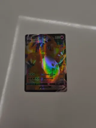 Carta Pokémon Charizard VMAX 330 HP