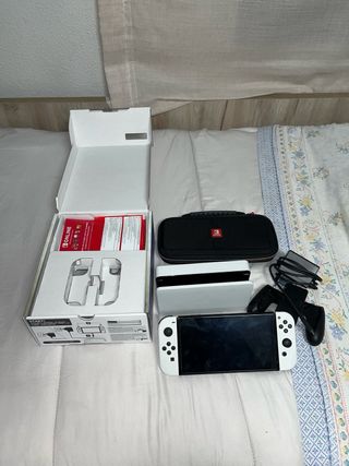Nintendo Switch OLED Bianca Poco Uso