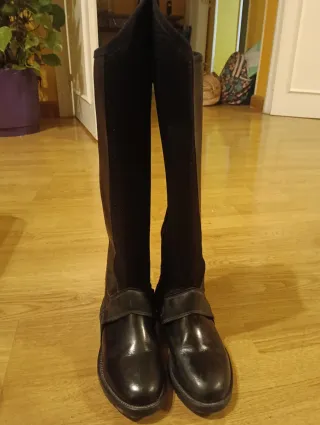 Botas y polainas de piel