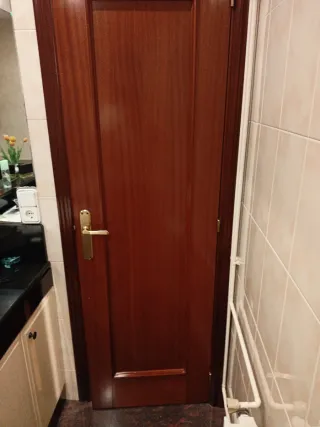 2 Puertas Madera Oscura