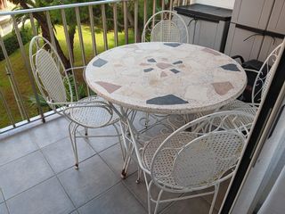 Mesa redonda jardín y 4 sillas