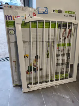Barrera de seguridad infantil Munchkin Maxi-Secure