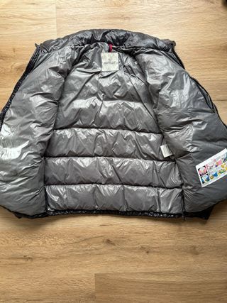 Chaqueta Moncler Negra Brillante