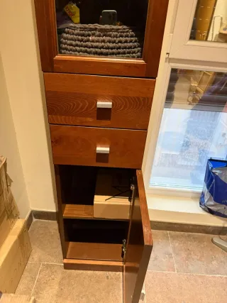 Armario vitrina madera y cristal