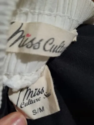 Pantalón corto blanco bordado azul Talla M