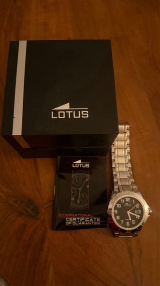 Reloj Lotus Negro y Plateado Caballero